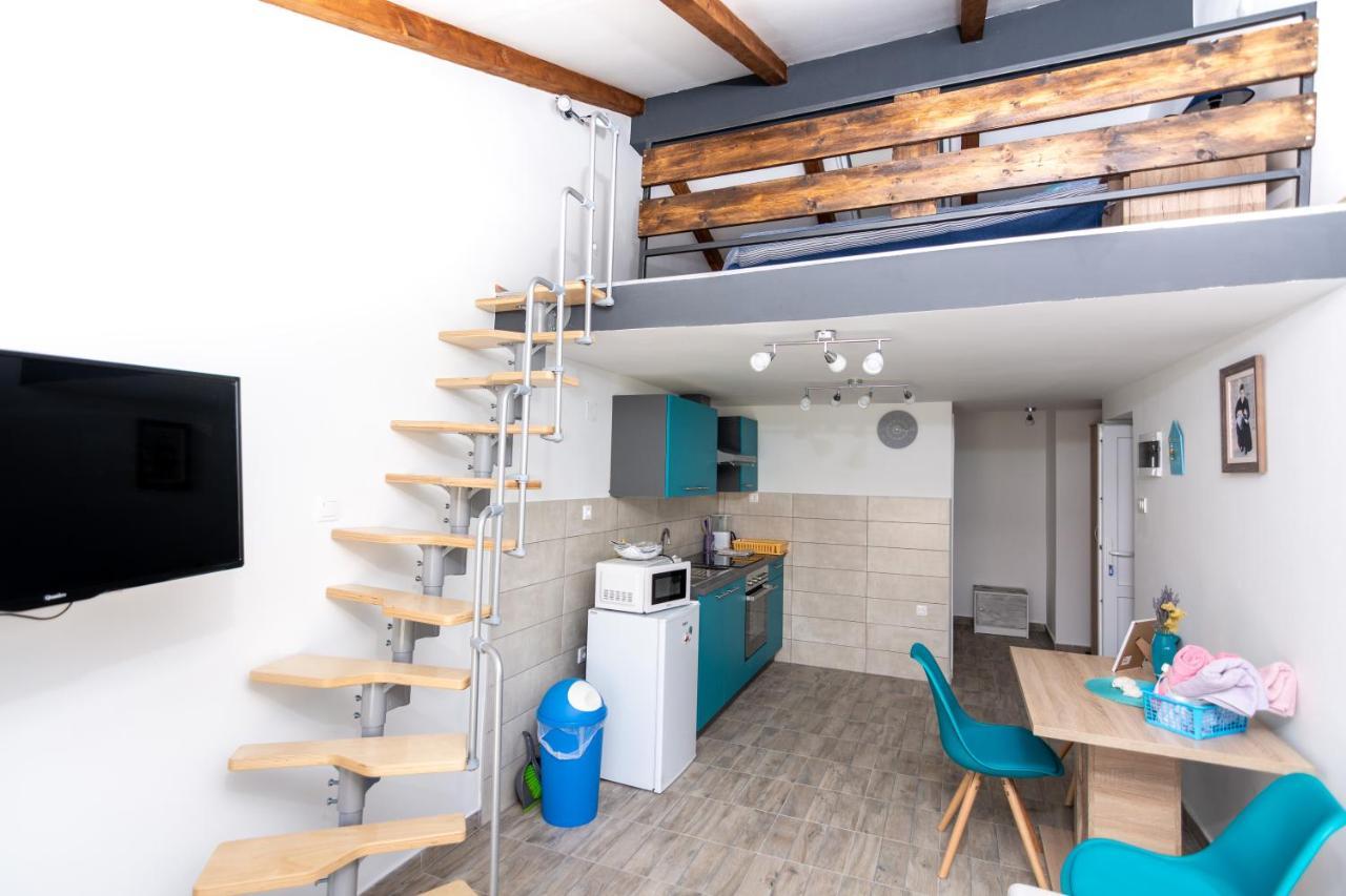 Apartment Labain Pag Town